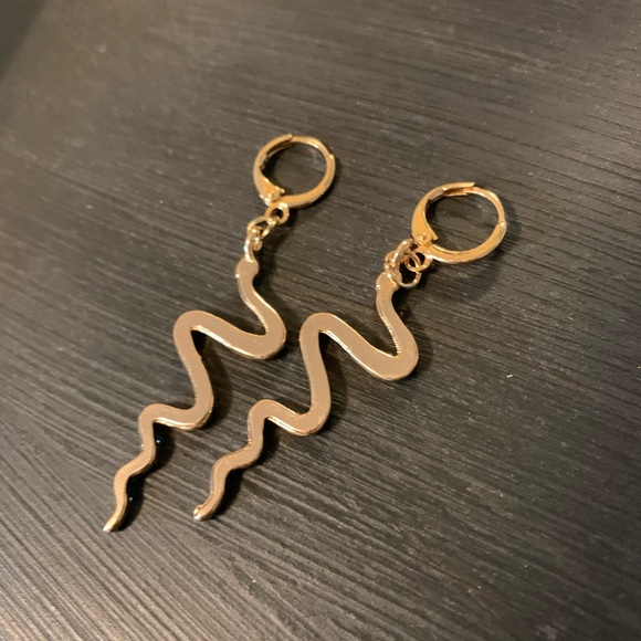 BOGO FREE//GOLD SNAKE EARRINGS WITH JEWELS - Picture 3 of 3